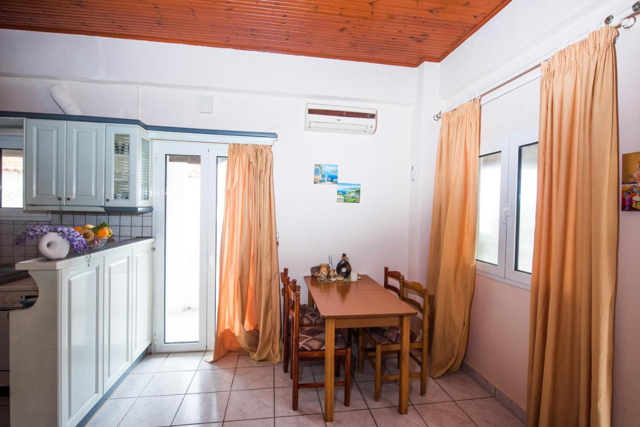 Pantelis Apartments Agios Georgios  Eksteriør billede