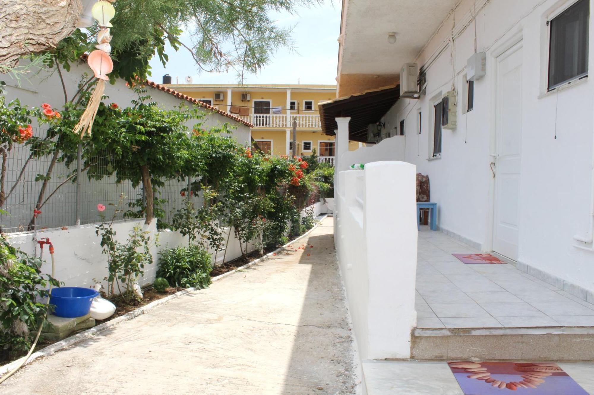 Pantelis Apartments Agios Georgios  Eksteriør billede